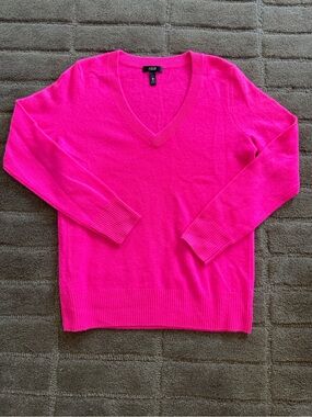 Aqua V-Neck Sweater in Bright Hot Pink 100% Cashmere